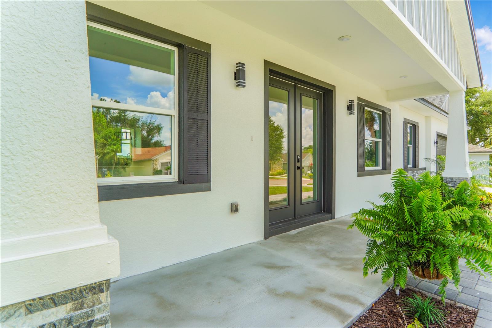 1006 LINKSIDE COURT