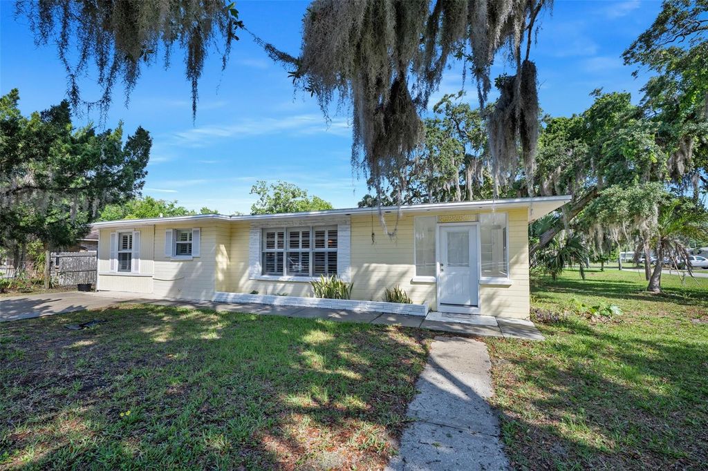 Photo of 183 Hernandez Avenue, Ormond Beach, FL 32174 (MLS # V4949017)
