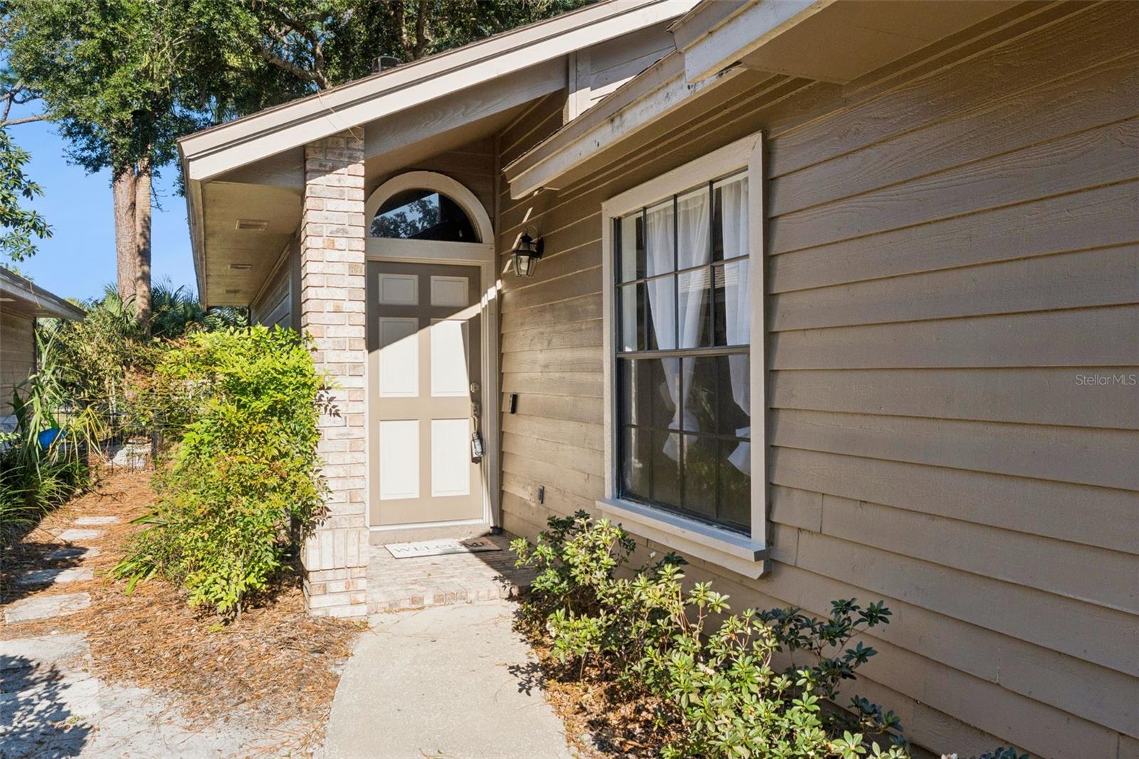 259 W SABAL PALM PLACE