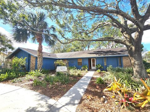 A home in WINTER HAVEN