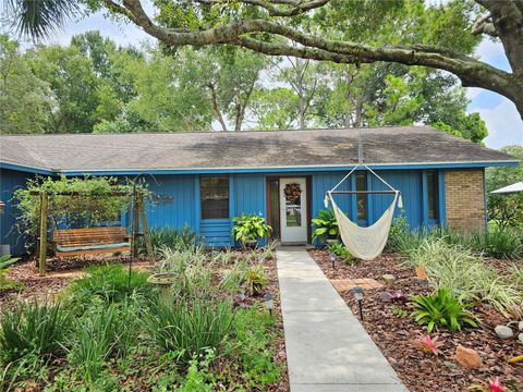 A home in WINTER HAVEN