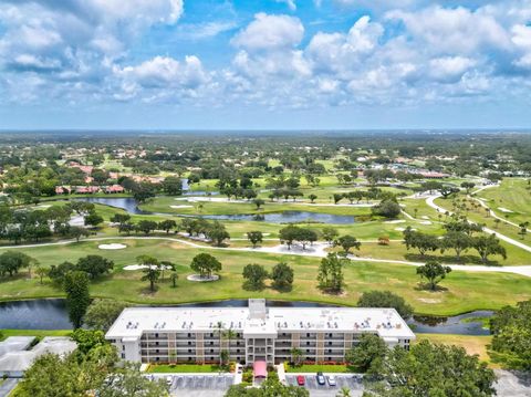 Photo of 7461 W Country Club Drive N #408, Sarasota, FL 34243 (MLS # A4670715)