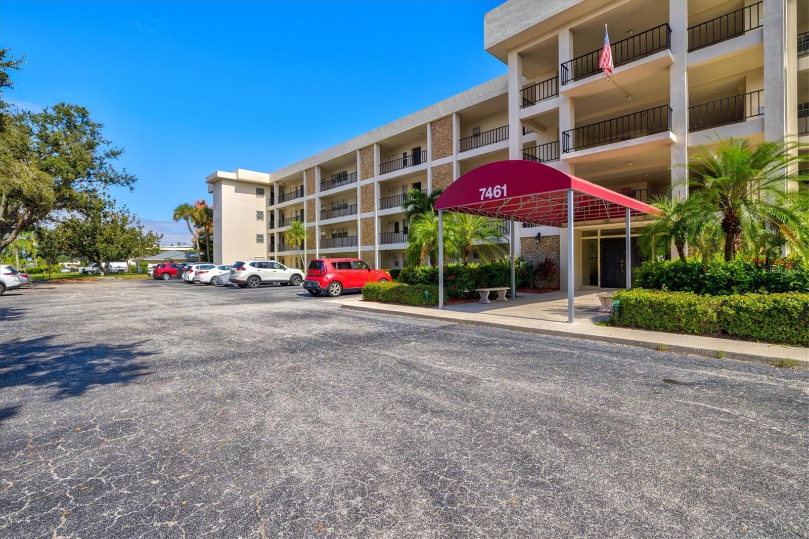 PALM-AIRE DESOTO LAKES CC APT CONDO - Residential