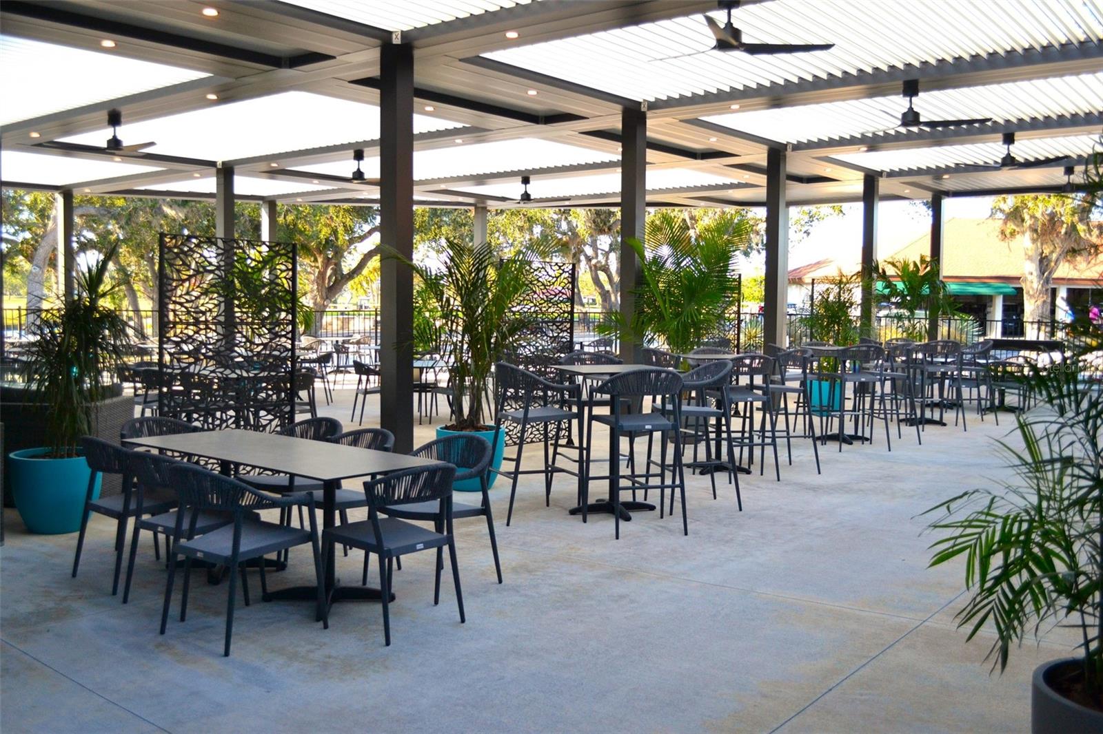 PALM-AIRE DESOTO LAKES CC APT CONDO - Residential