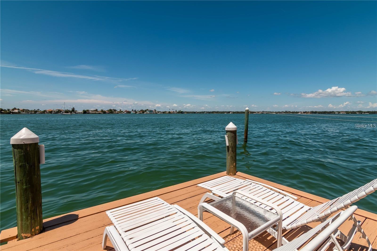 PARADISE ISLAND - Land