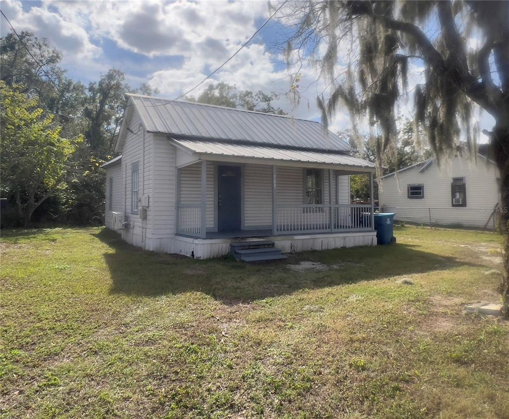 Photo of 708 NW 3rd Street, Mulberry, FL 33860 (MLS # L4957992)