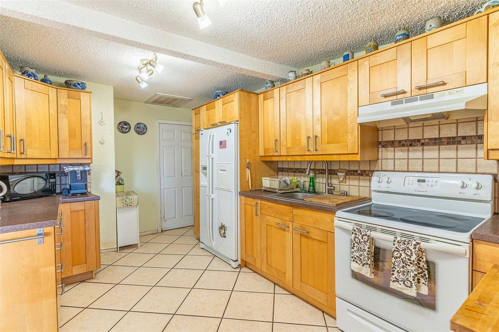 Photo of 130 Ribbon Parkway, Lake Wales, FL 33898 (MLS # L4959230)