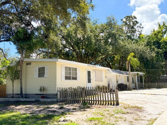 211 4TH PL SW, LARGO, FL 33770 - Image fdc2e0f293e8b40d18eee3872cb5e98a/2949146073