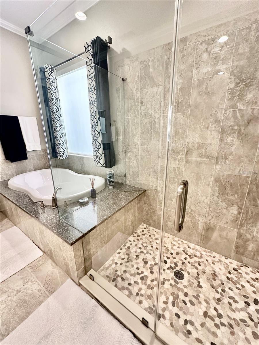 RETREAT AT CARROLLWOOD - Residential