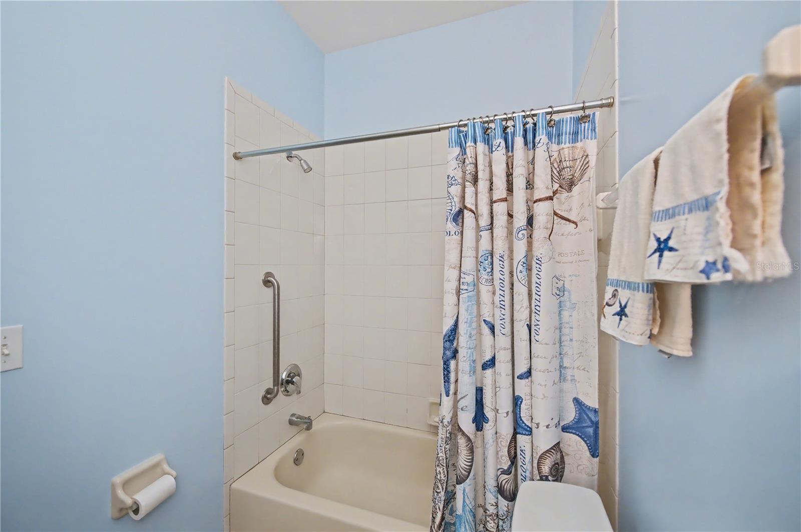 HERITAGE OAK PARK- WATERS EDGE VILLAS - Residential