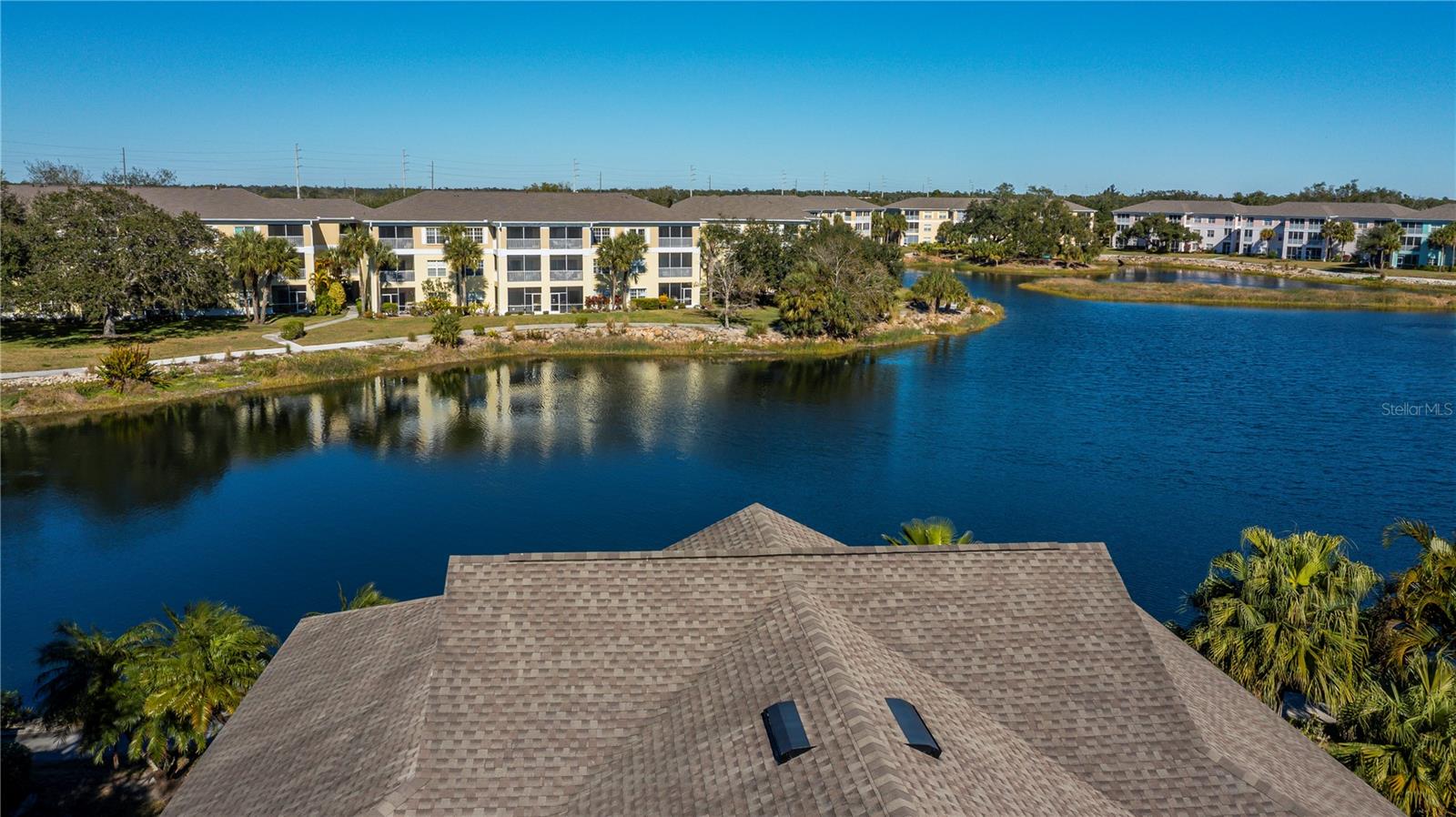HERITAGE OAK PARK- WATERS EDGE VILLAS - Residential