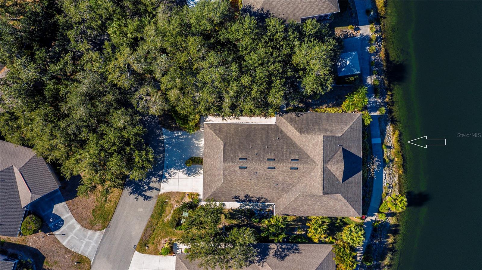 1073 LIVE OAK CIRCLE 1