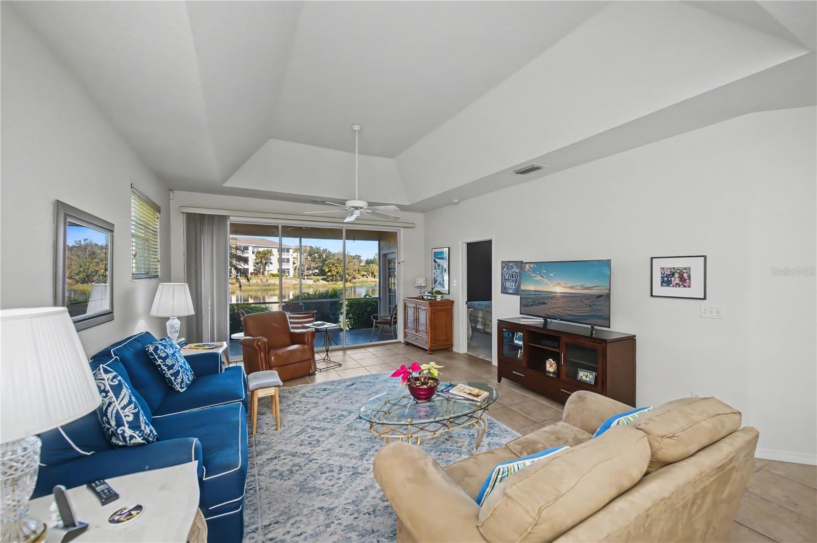 HERITAGE OAK PARK- WATERS EDGE VILLAS - Residential