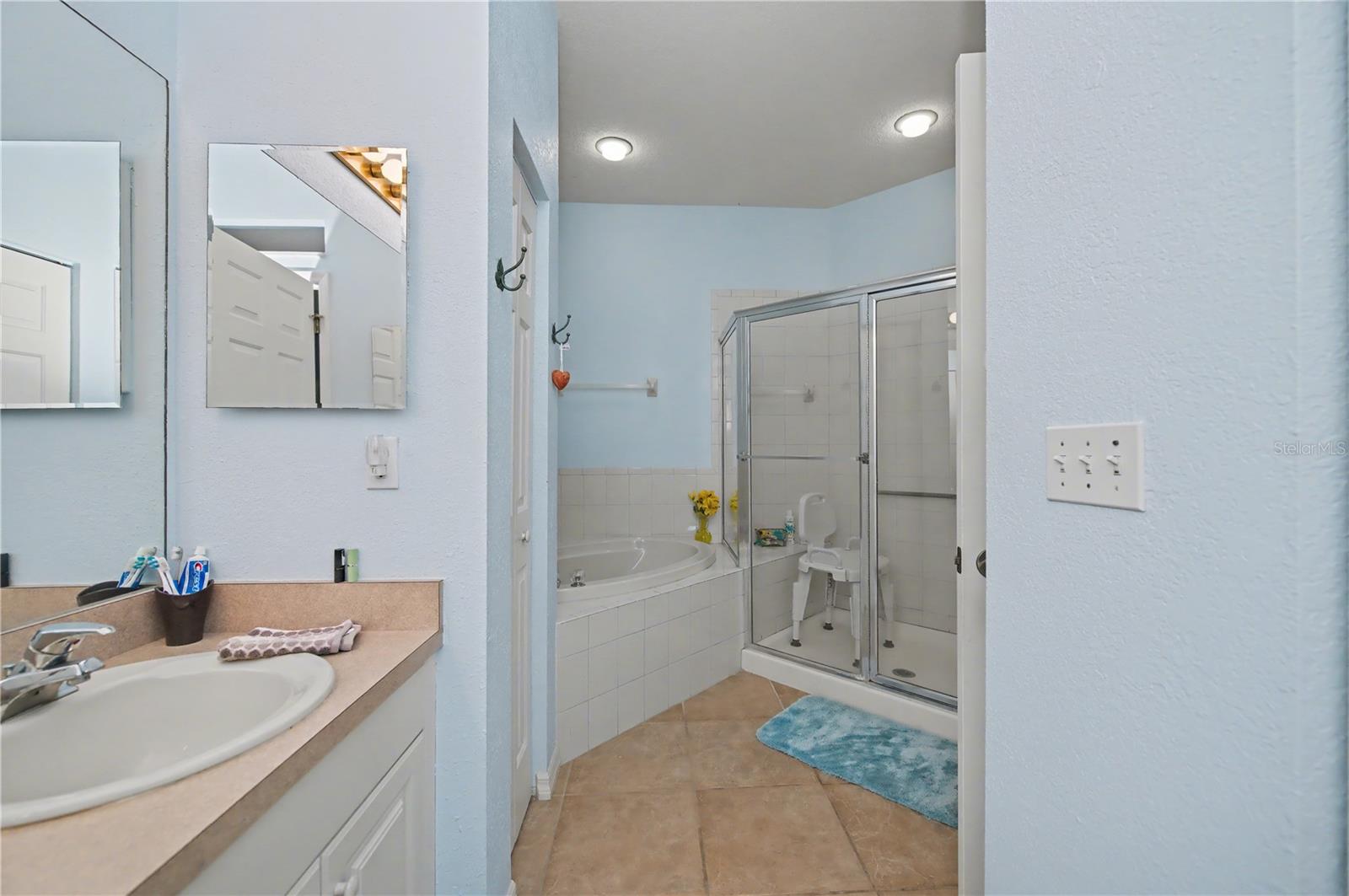 HERITAGE OAK PARK- WATERS EDGE VILLAS - Residential