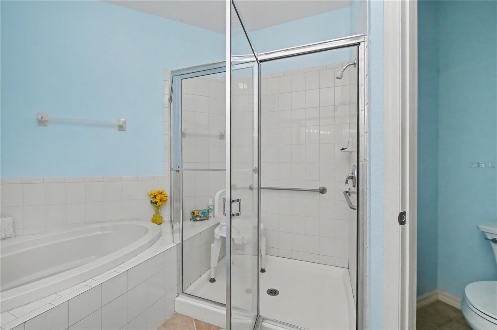 HERITAGE OAK PARK- WATERS EDGE VILLAS - Residential