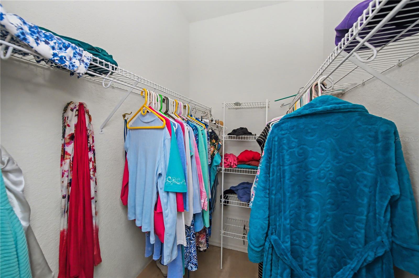 HERITAGE OAK PARK- WATERS EDGE VILLAS - Residential