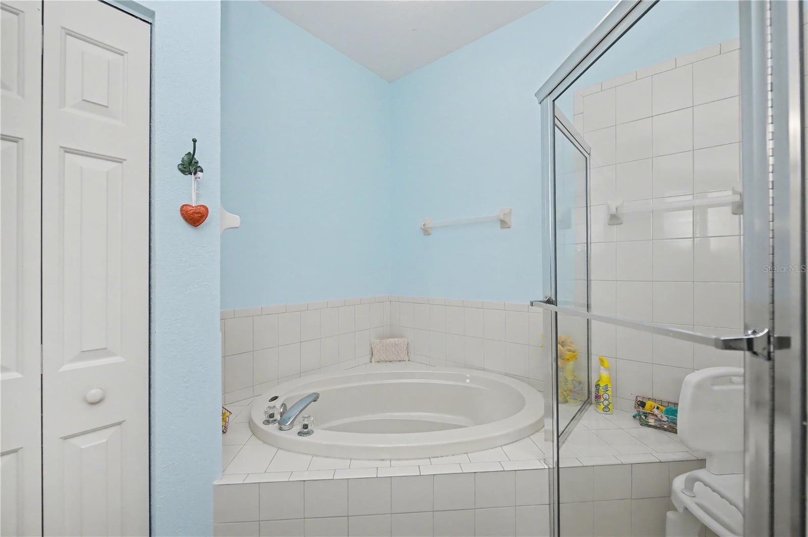 HERITAGE OAK PARK- WATERS EDGE VILLAS - Residential