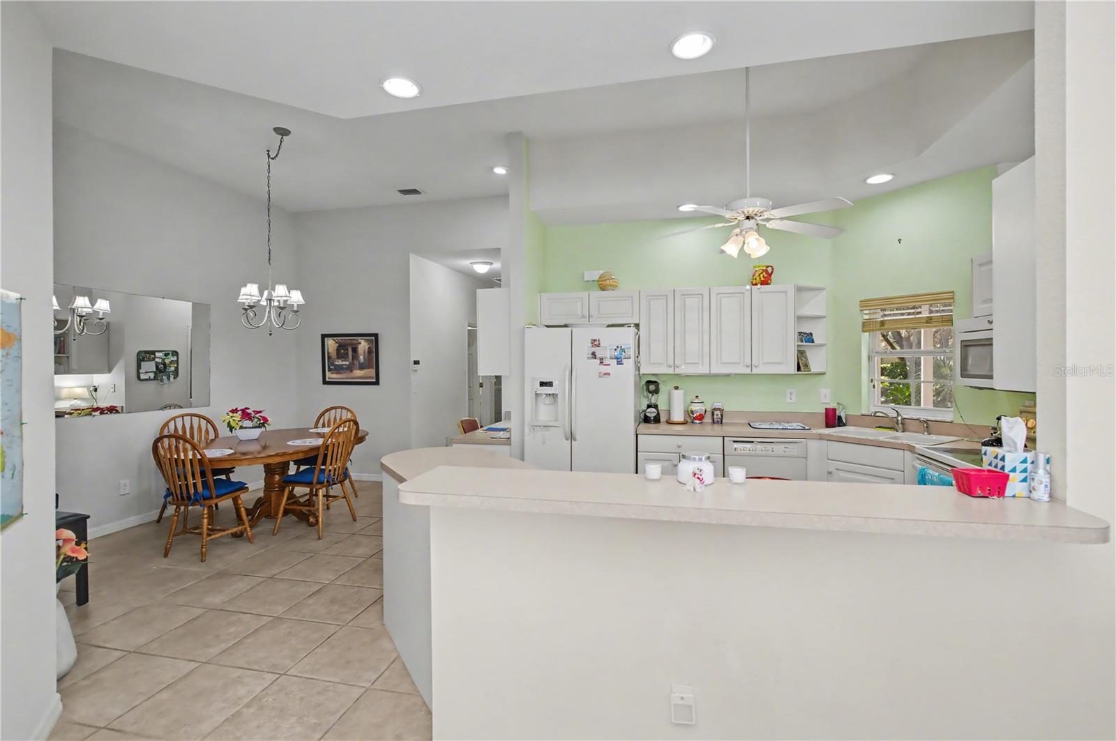 HERITAGE OAK PARK- WATERS EDGE VILLAS - Residential