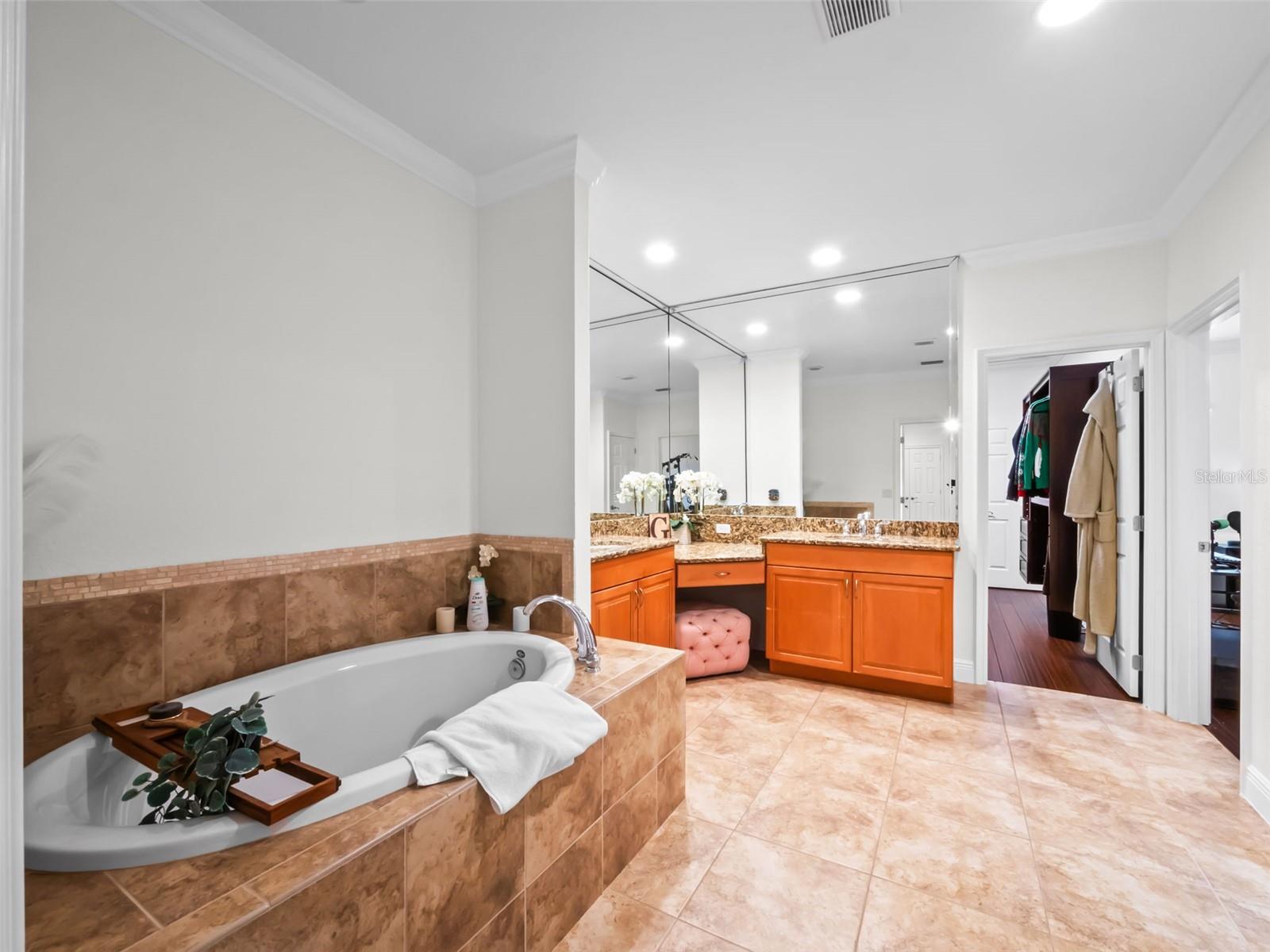 LAKE DAVIS RESERVE - Residential