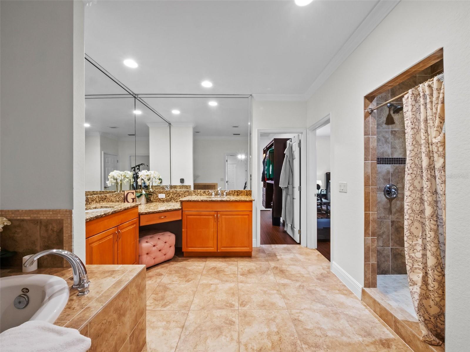 LAKE DAVIS RESERVE - Residential