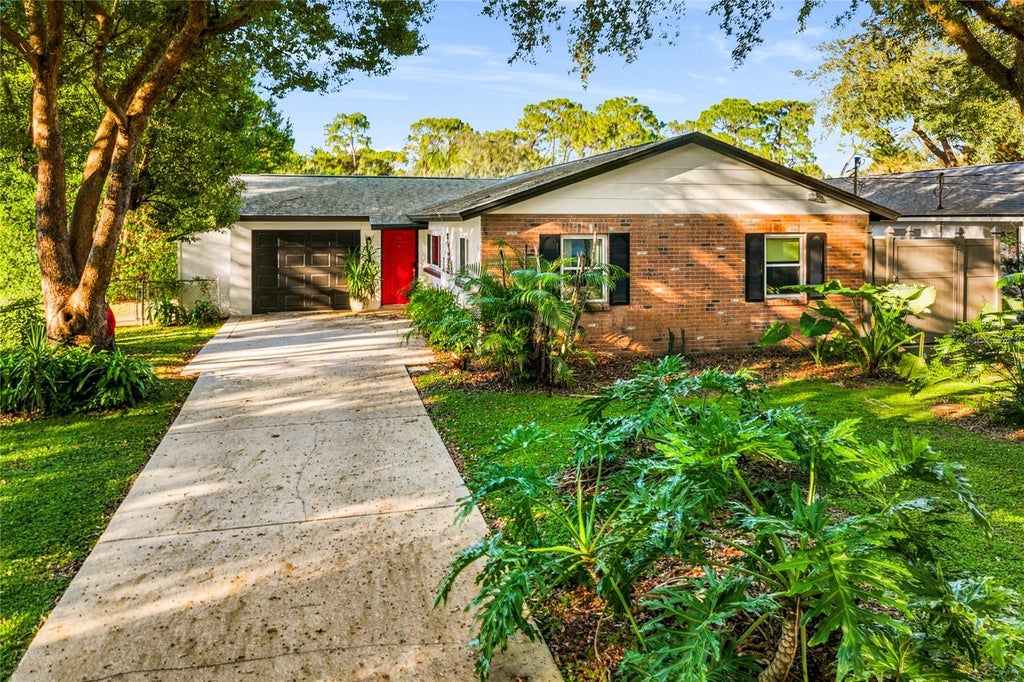 Photo of 329 Tangerine Street, Altamonte Springs, FL 32701 (MLS # O6446978)
