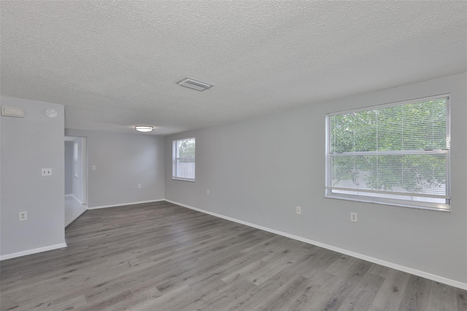 DODGE CITY - Residential Lease