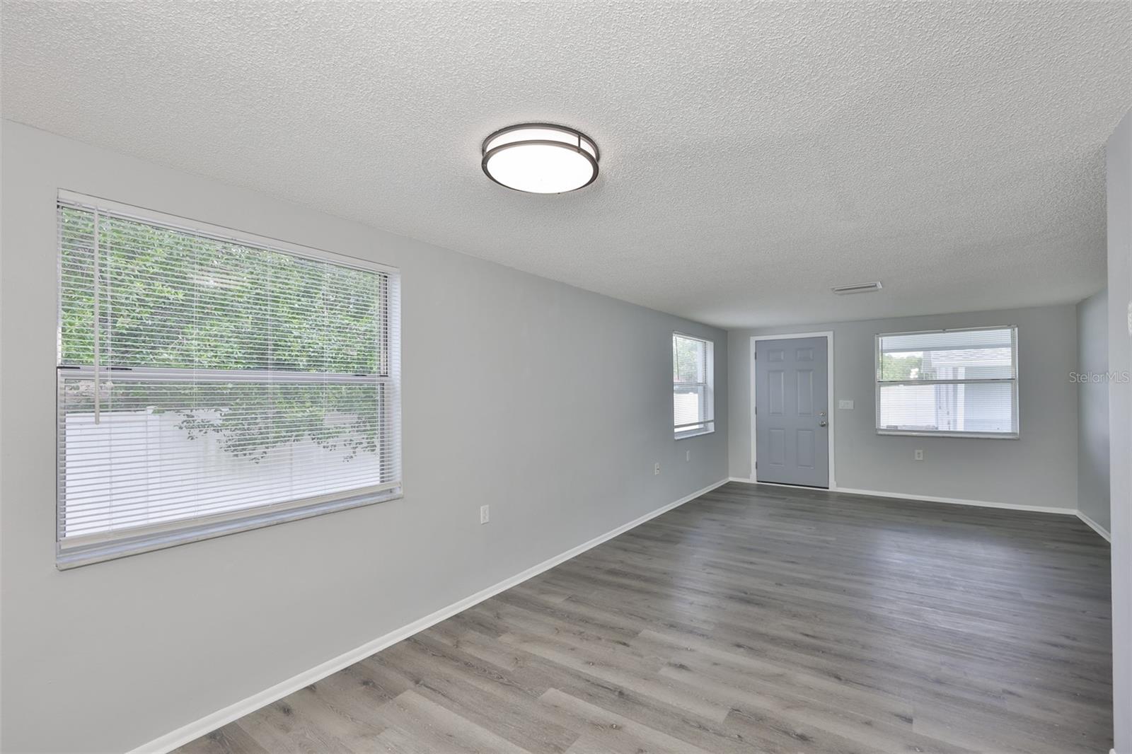 DODGE CITY - Residential Lease