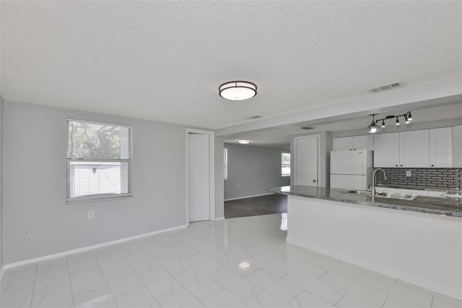 DODGE CITY - Residential Lease