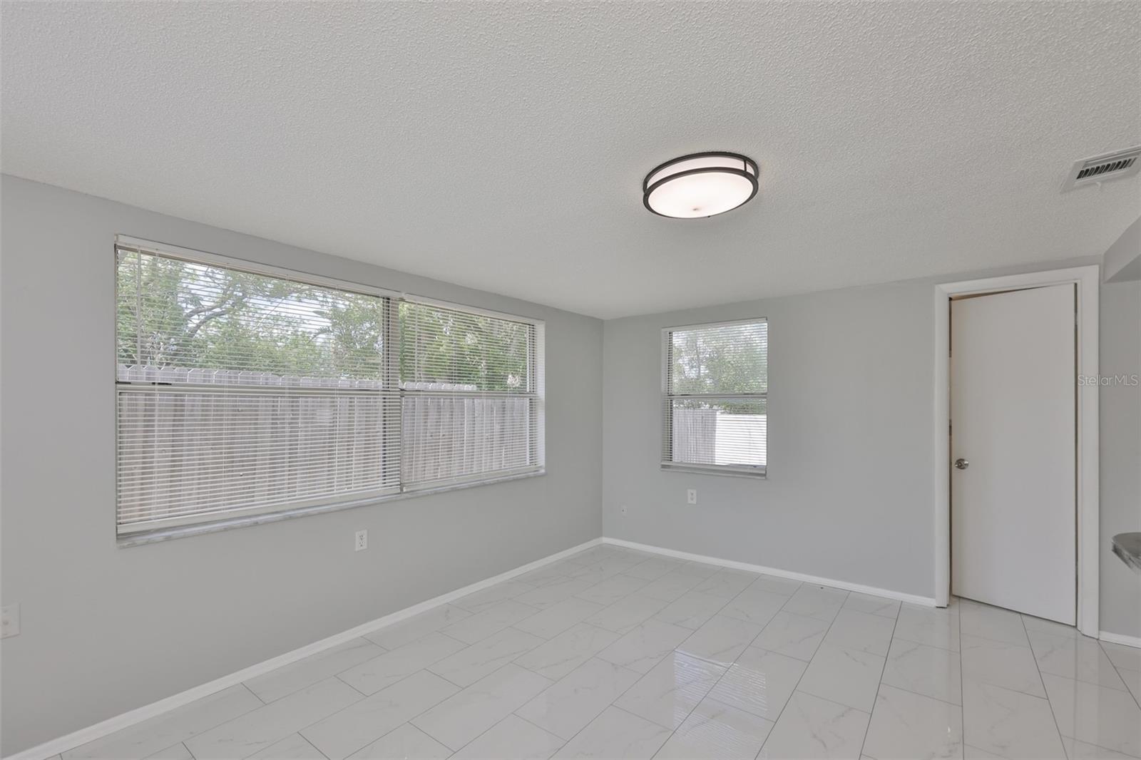 DODGE CITY - Residential Lease