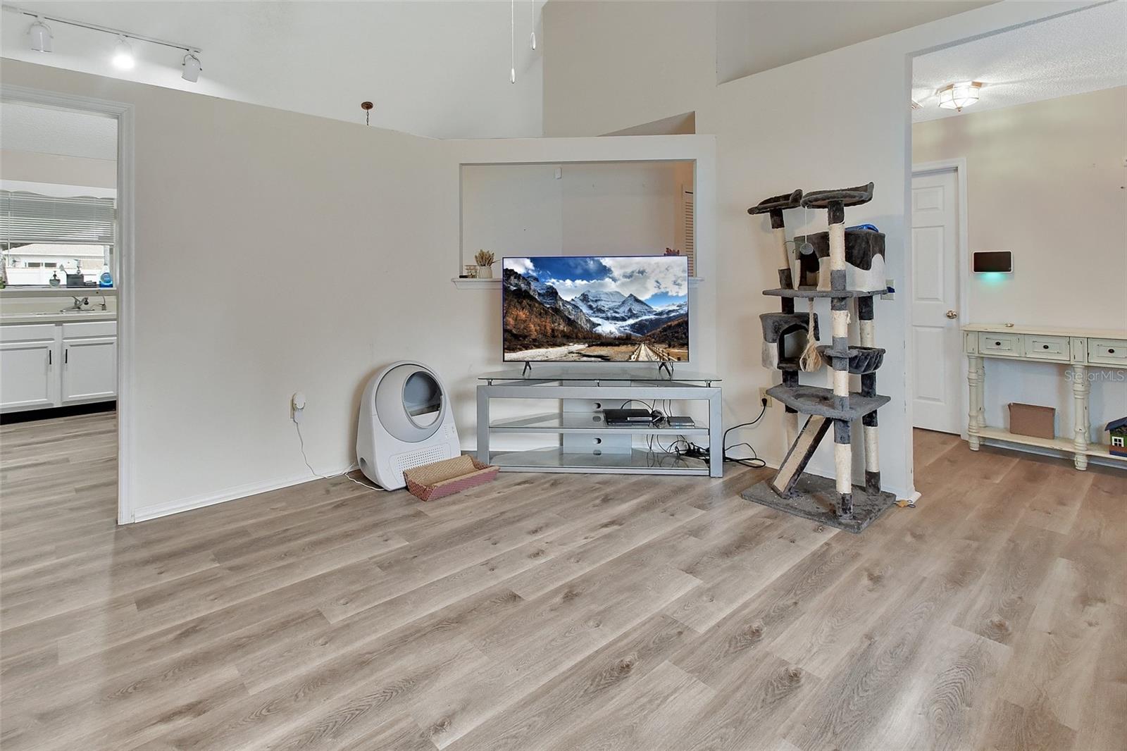 2355 W ORANGE ROAD