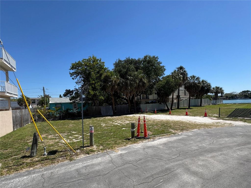 Photo of 138 91st Avenue, Treasure Island, FL 33706 (MLS # TB8509279)