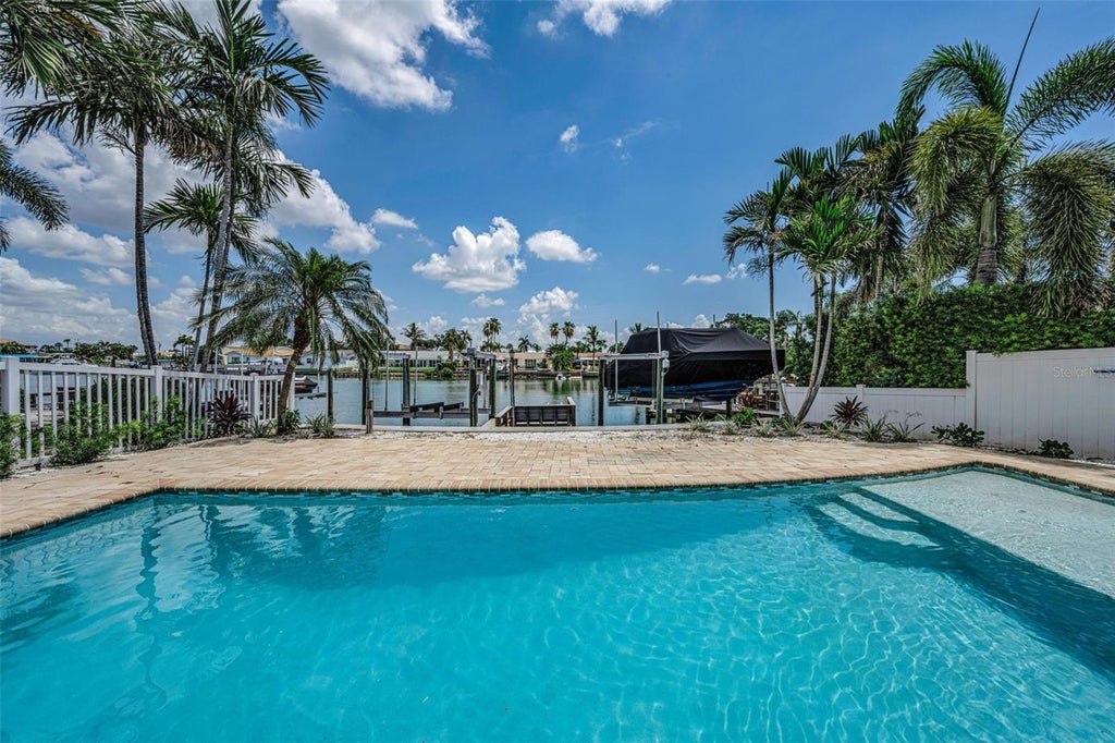 Photo of 7901 10th Avenue S, St Petersburg, FL 33707 (MLS # TB8531458)