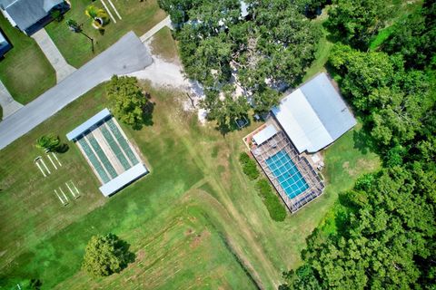 A home in LORIDA