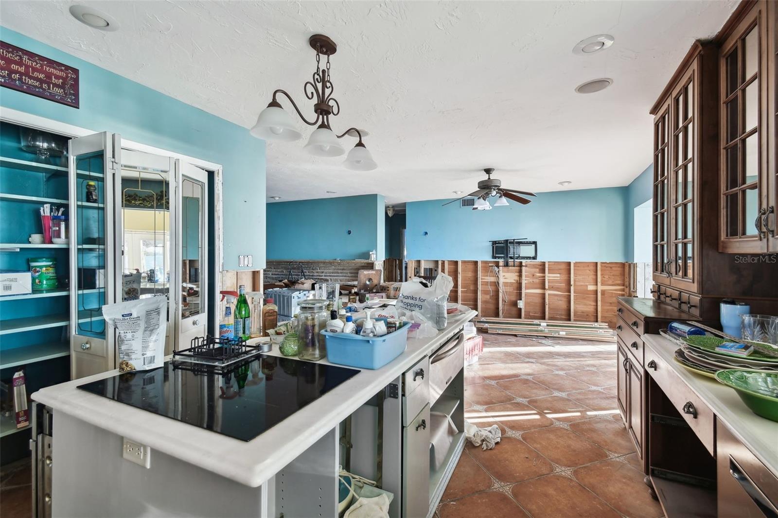 VENETIAN POINT - Residential