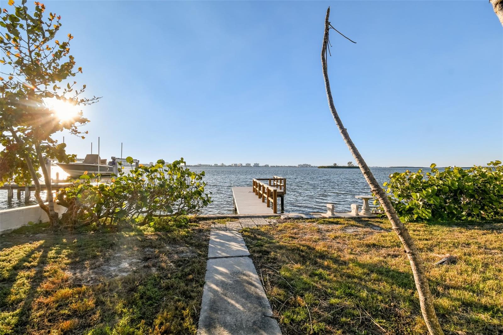 VENETIAN POINT - Residential