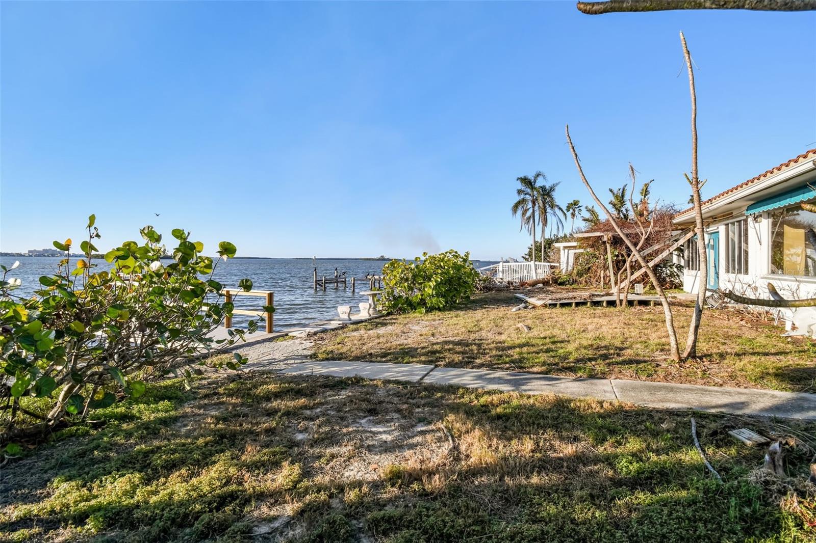 VENETIAN POINT - Residential