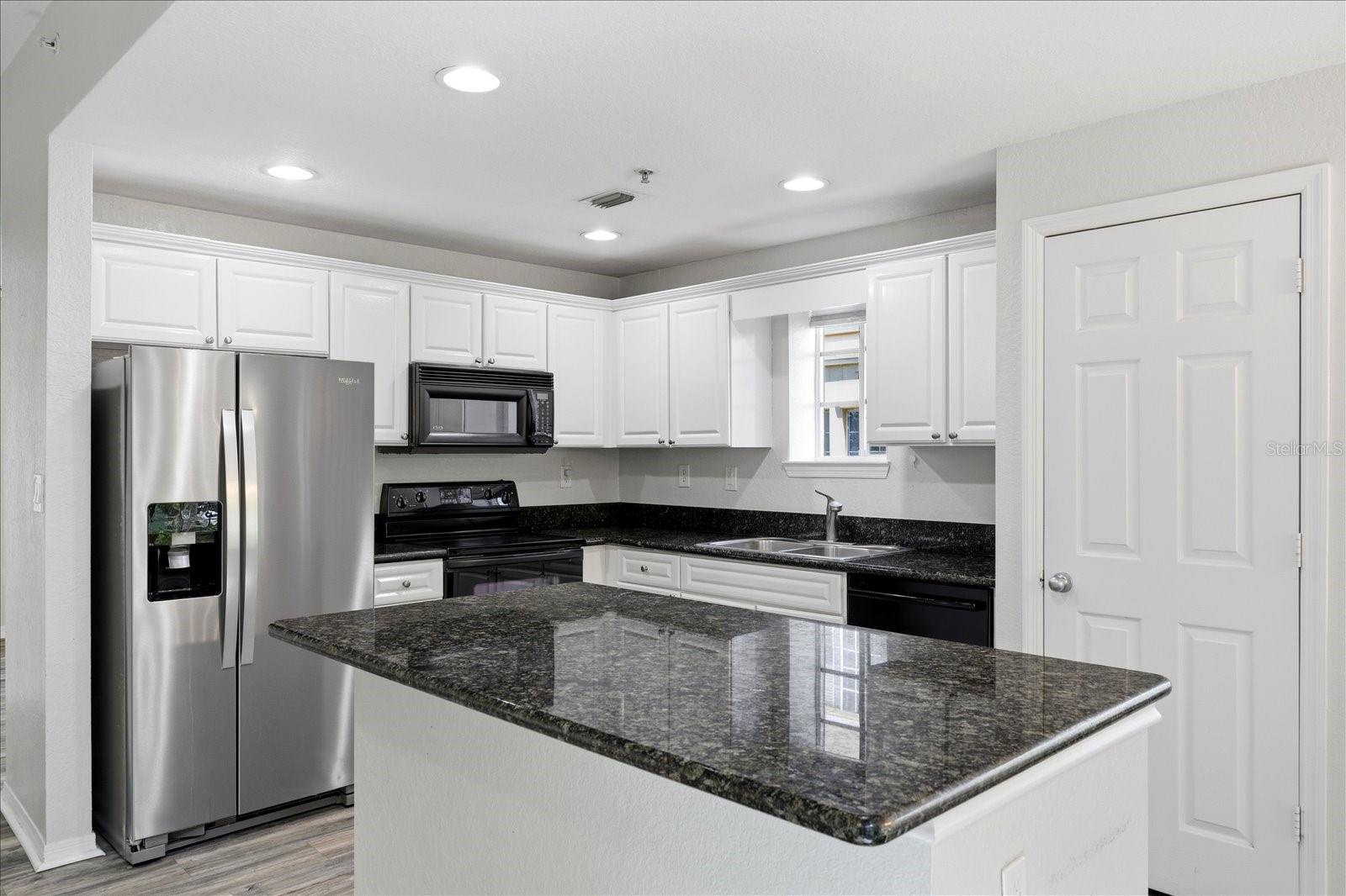 CORDOBA AT BEACH PARK A CONDOM - Residential Lease