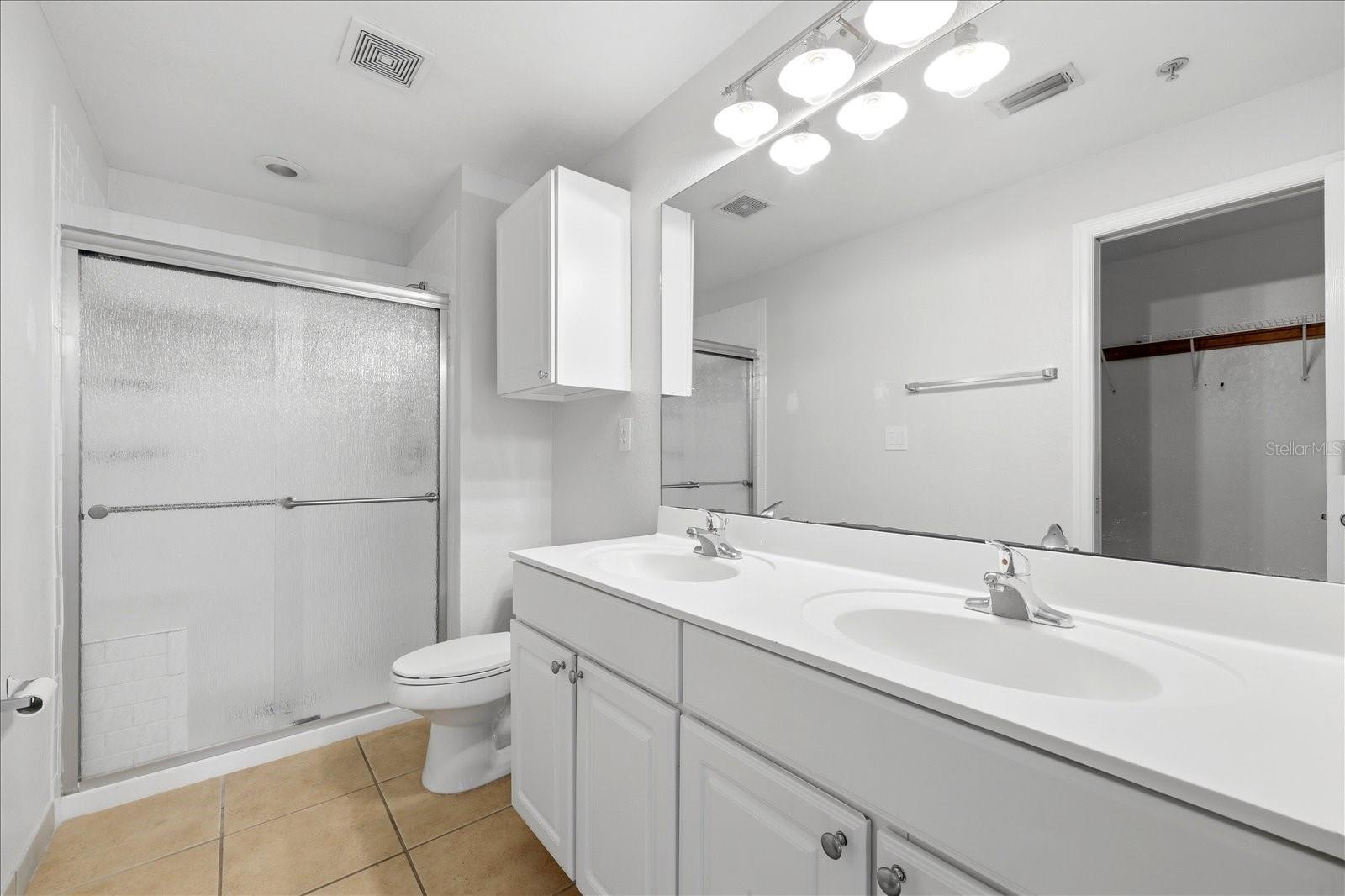 CORDOBA AT BEACH PARK A CONDOM - Residential Lease