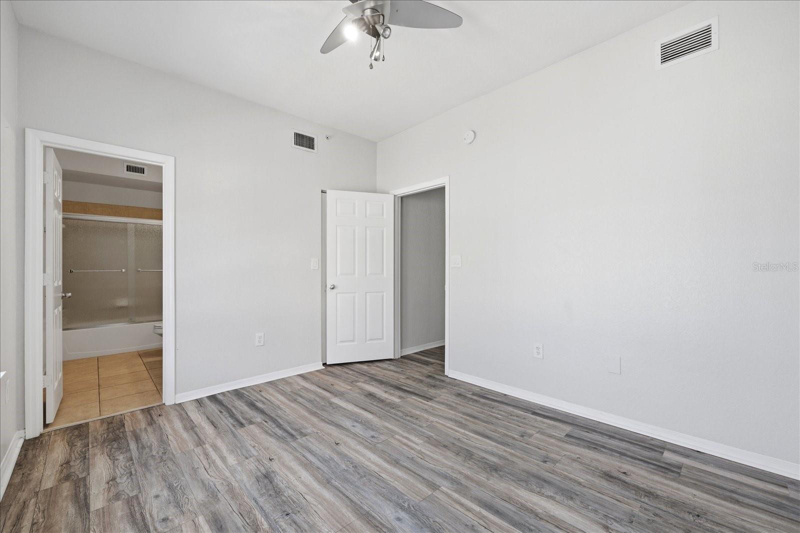 CORDOBA AT BEACH PARK A CONDOM - Residential Lease