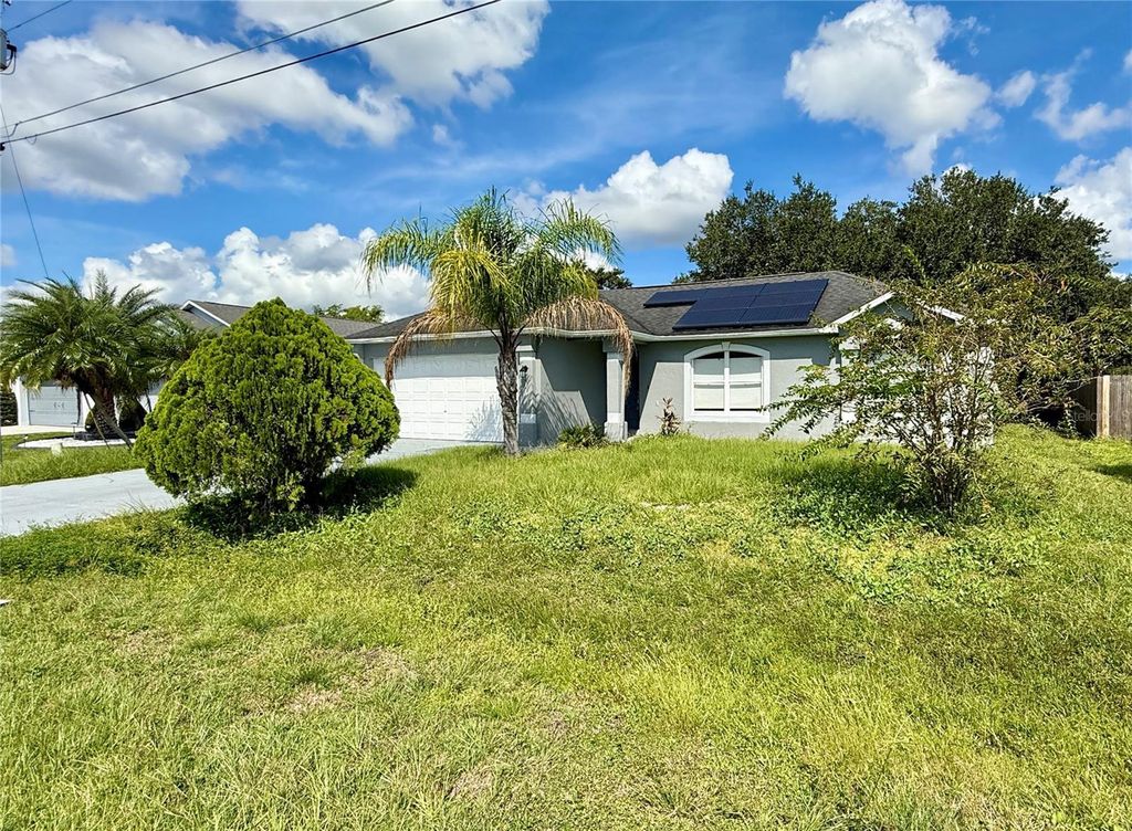 Photo of 633 Basingstoke Court, Kissimmee, FL 34758 (MLS # O6347060)