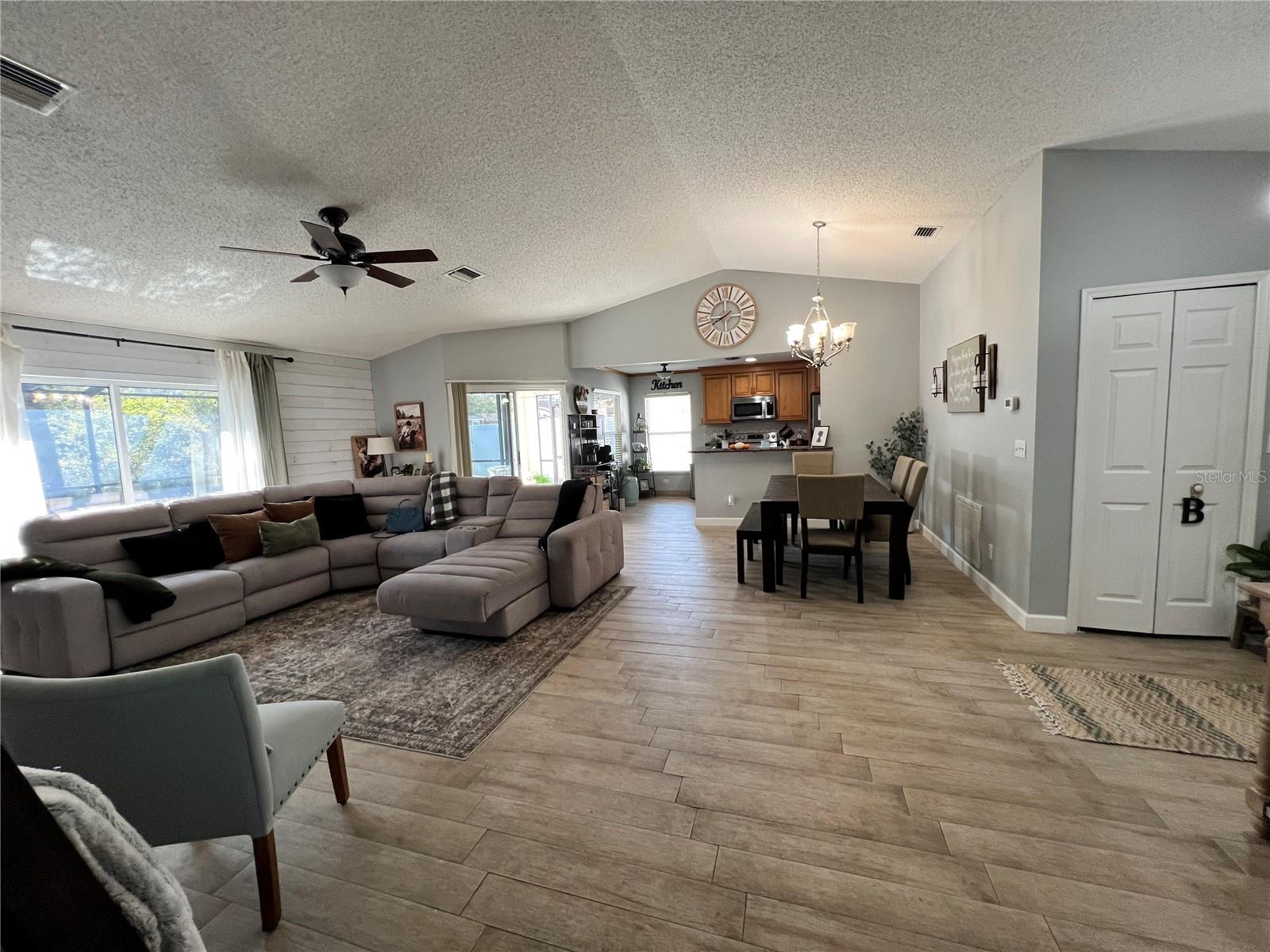 SPRING HILL - Residential