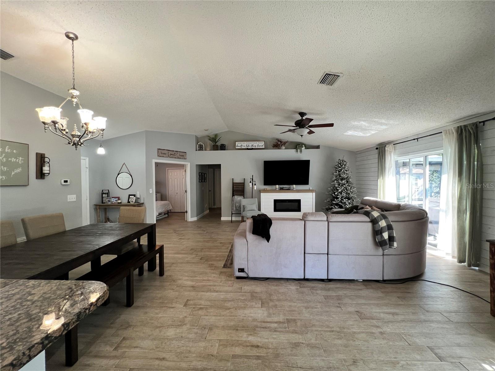 SPRING HILL - Residential