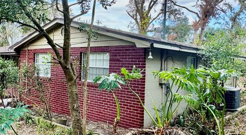 A home in RIVERVIEW