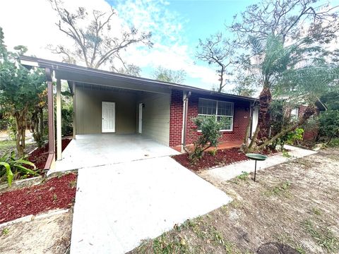 A home in RIVERVIEW