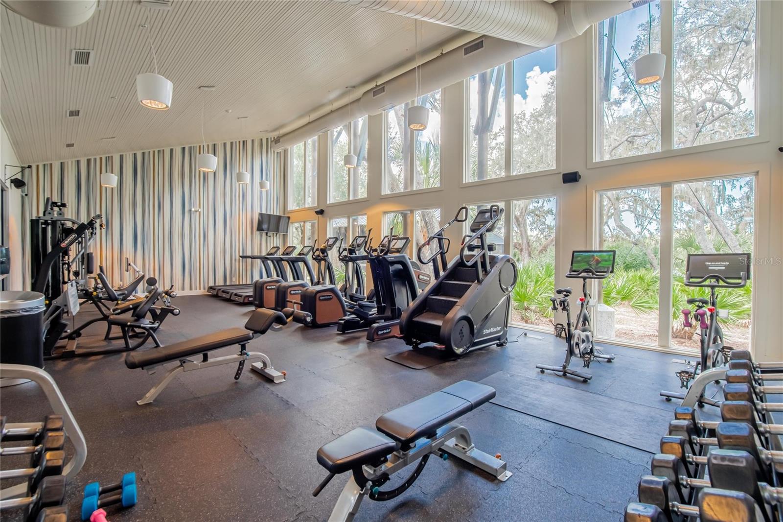 FISHHAWK RANCH WEST PH 1B/1C - Residential