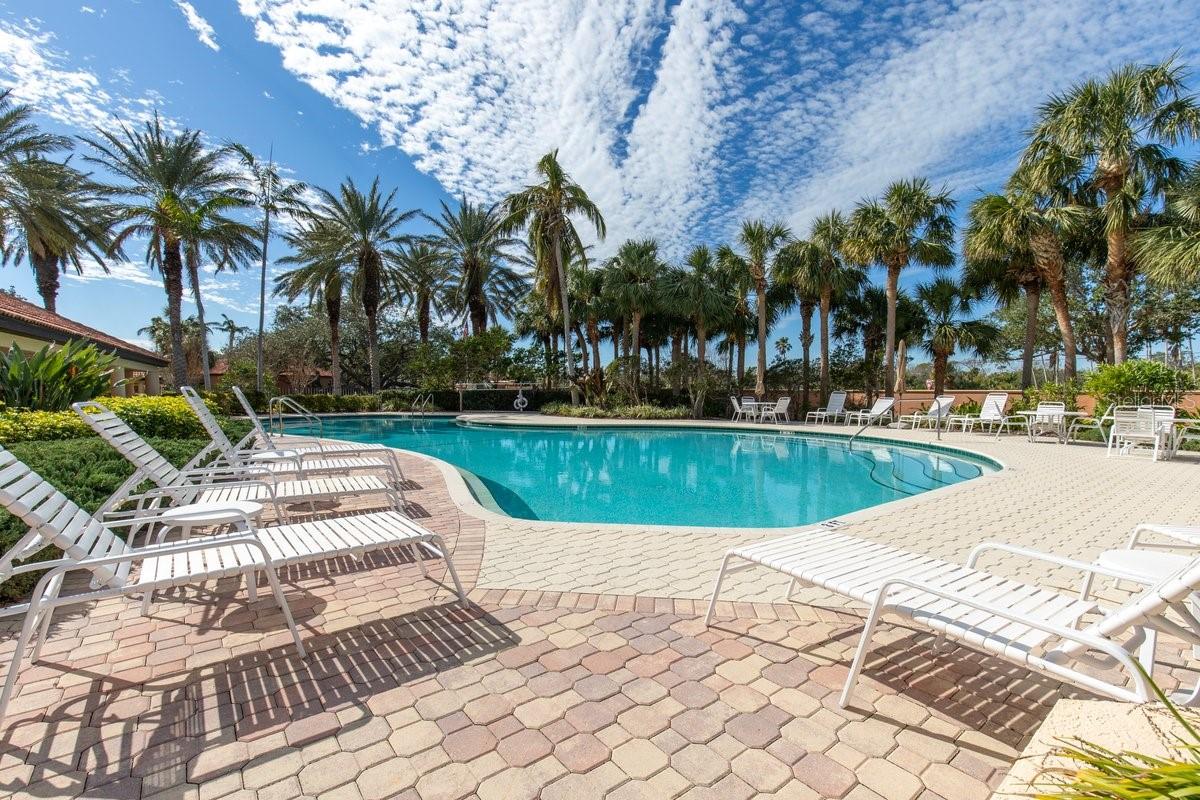 1695 PINELLAS BAYWAY S D1