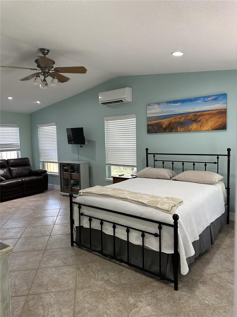 HARBOR VIEW VILLAS 1ST ADD - Residential