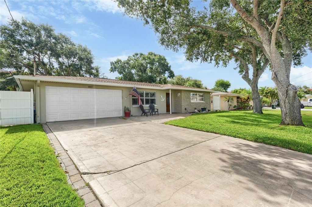 Photo of 2287 Carolyn Drive, Dunedin, FL 34698 (MLS # TB8488024)