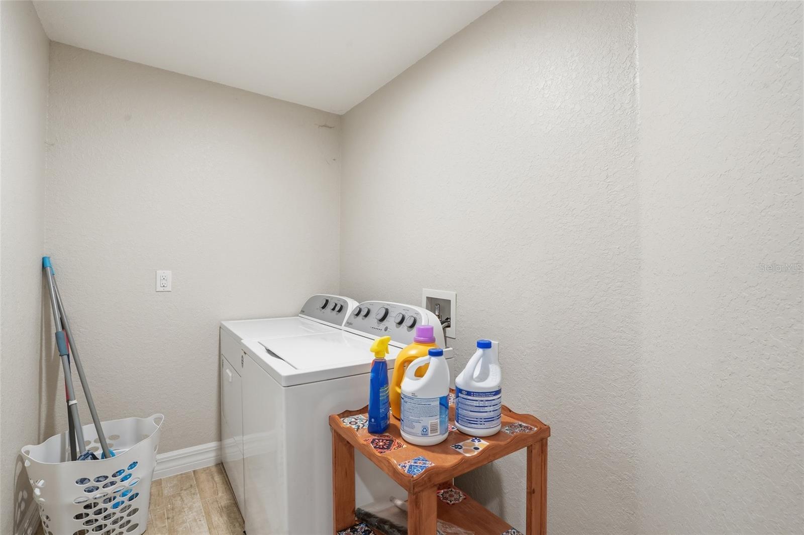 ROTONDA LAKES - Residential