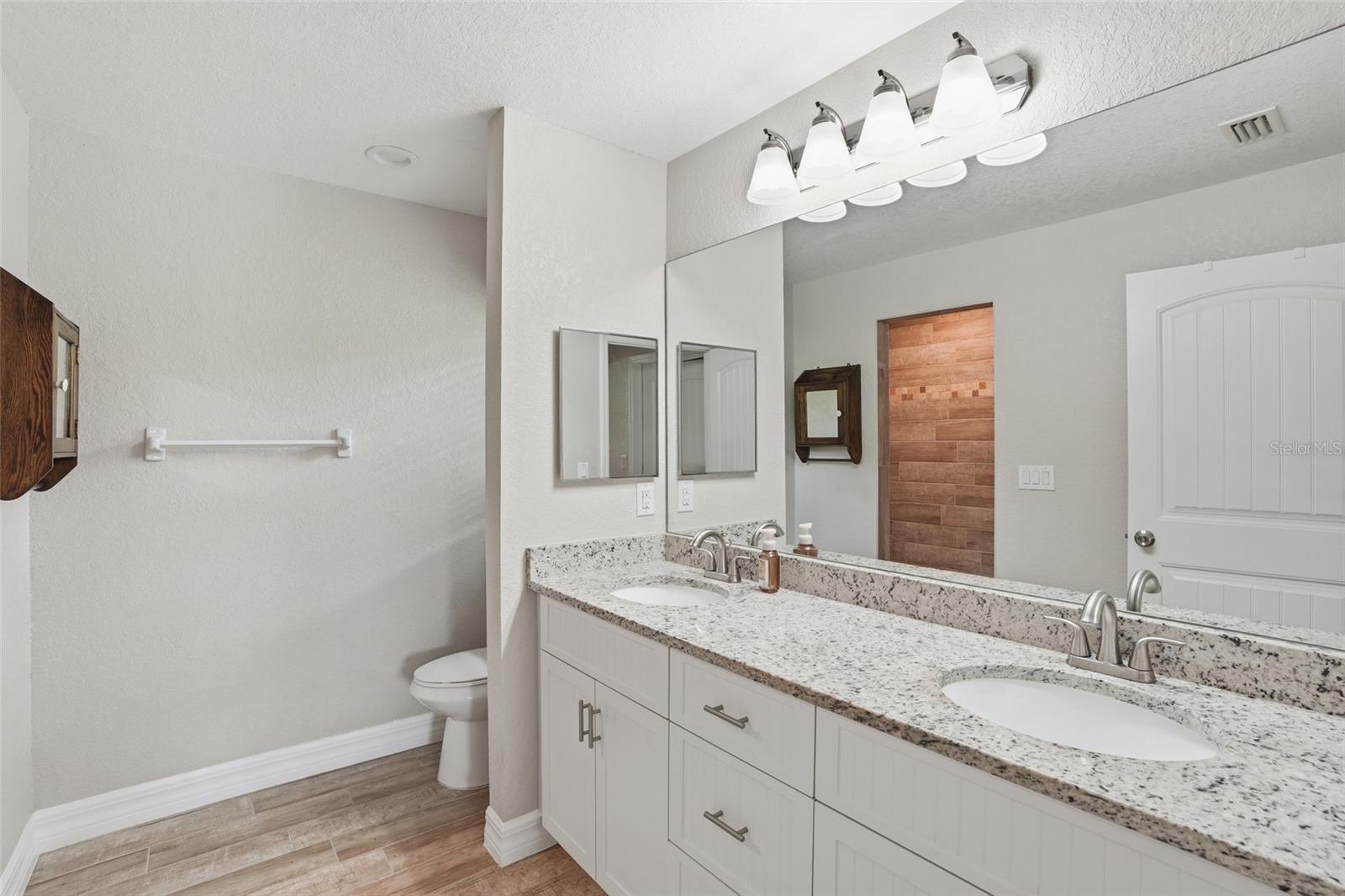 ROTONDA LAKES - Residential